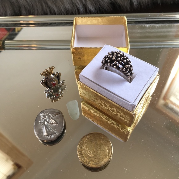 Silver ring + box - Picture 2 of 4